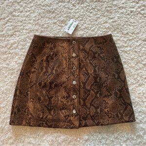 SOUTH MOON UNDER SKIRT SNAKE SKIN, BUTTON DOWN